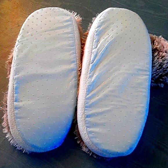 LARGE   OVERSTOCK  MICROWAVE  SOFT WARMING SLIPPERS - Picture 2 of 7
